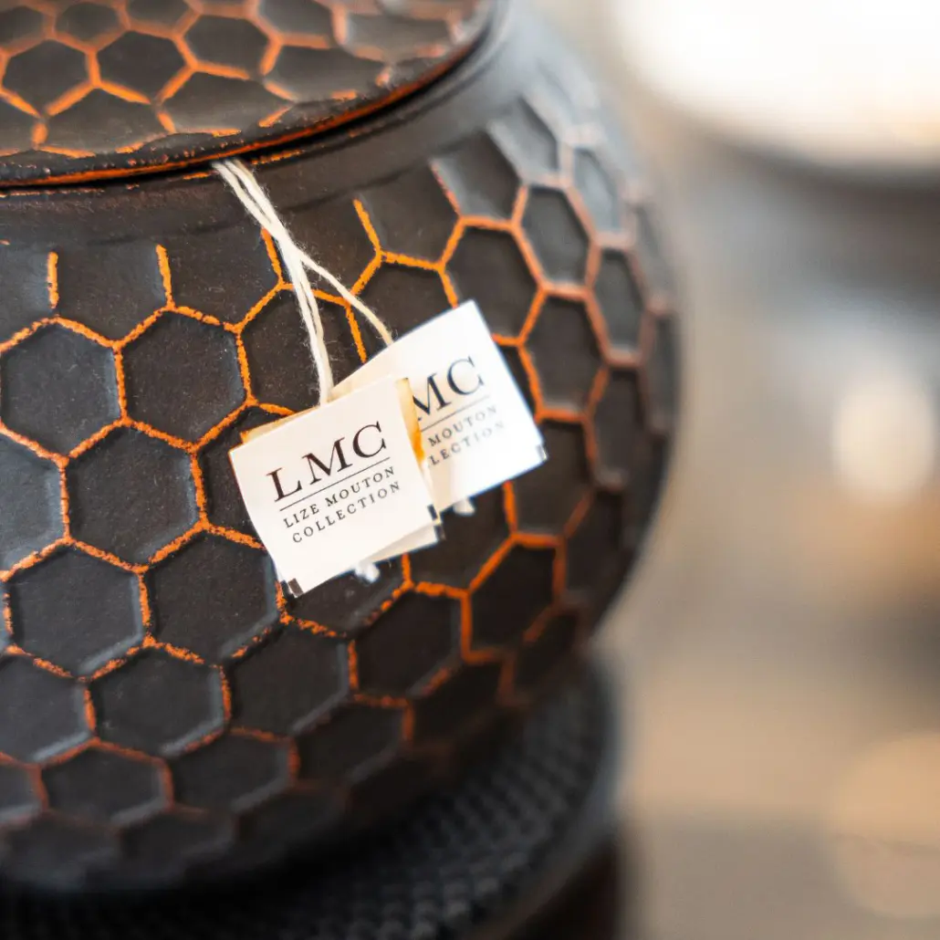 LMC Cast Iron Teapot - Black and Gold (1200ml) - Image 4