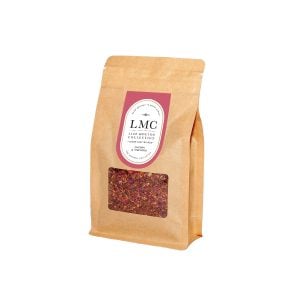 Flavored herbal tea bag with cherry and hibiscus from Carmién Tea, 100% natural South African Rooibos collection. Perfect for a refreshing healthy lifestyle.